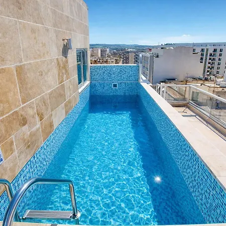 아파트 Luxury Penthouse With Sun Terrace, Private Pool And Sea Views Lfer1-1 *