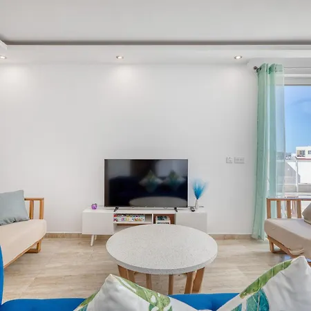 아파트 Luxury Penthouse With Sun Terrace, Private Pool And Sea Views Lfer1-1