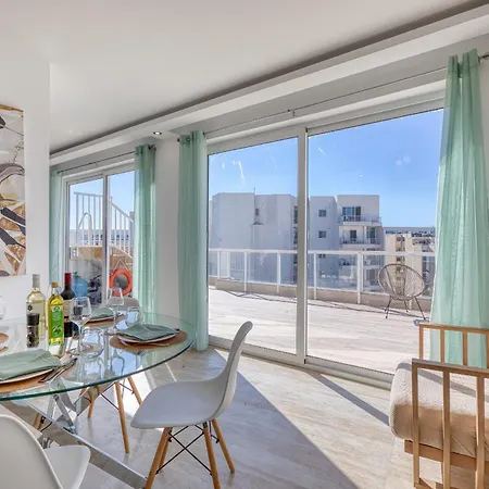 아파트 Luxury Penthouse With Sun Terrace, Private Pool And Sea Views Lfer1-1 *