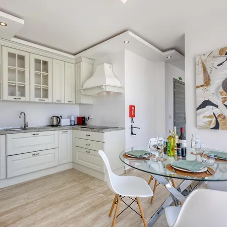 아파트 Luxury Penthouse With Sun Terrace, Private Pool And Sea Views Lfer1-1 세인트폴스베이